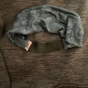Hello Headband Athletic band with autmunal leaves.